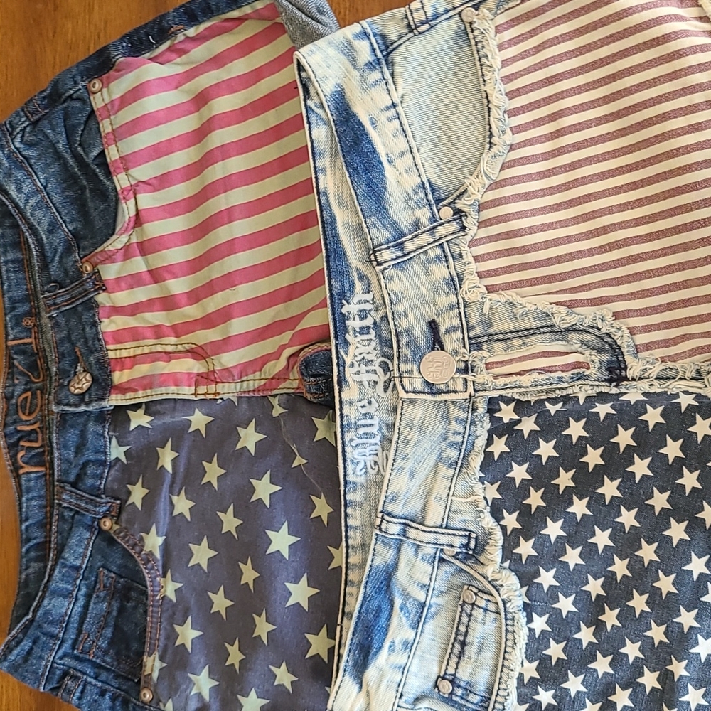 Juniors American flag shorts